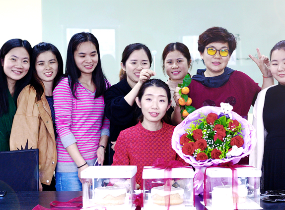 奧泰格生日聚會